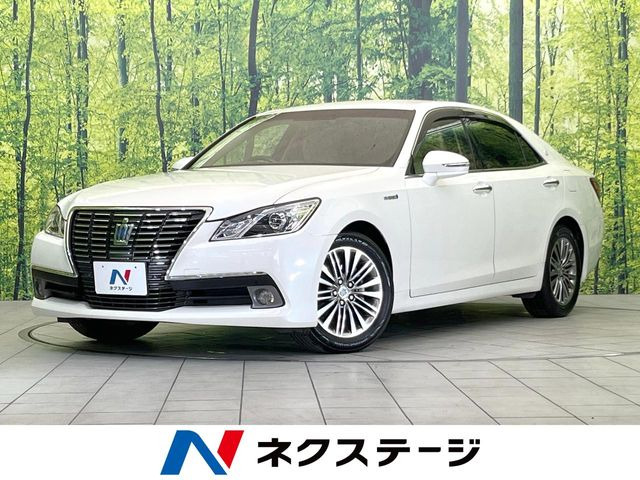 クラウン ハイブリッド 2.5 ロイヤルサルーン 