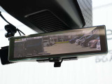 車両後方を映し出します・スマートルームミラー装備です。
