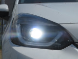 切れにくく明るい!LEDヘッドライト装備