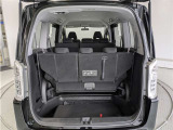ワゴンならではの広々としたラゲージスペースを備えています。ライフスタイルに合わせていろいろな物を積み込めます!