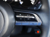 前走車両の速度に合せて、自車の速度を調整できる「MRCC(マツダレーダークルーズコントロール)」を装備しています。