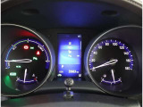 とっても見やすいメーターです。夜間時はラグジュアリーな気分にさせてくれる照明が魅力ですので、夜のドライブも楽しみになりますよ♪