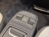 各種メーカーブランドグッズの販売もしております。お車と一緒にお選び下さい。