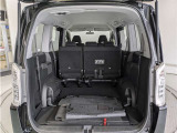 3列目を倒すと、大きな荷物の積載も可能です