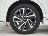 ◆純正アルミホイール装着車です!これで足元まわりもおしゃれにきまります!