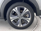 アルミホイールでスポーティな印象となりかっこいいですね!