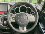ステアリングも使用感が少なく、きれいな状態となっております♪