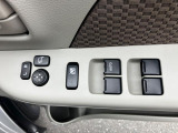 [電動格納ミラー&パワーウィンドースイッチ]室内から窓の操作もミラーの開閉も出来ますよ☆