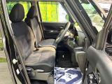 運転席シート廻りは使用感も少なく、良好な状態となっています。丁寧に使われていたことがよくわかりますね。