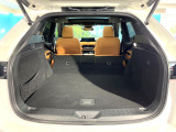 後席を格納すると、これだけの広さが!シーンに合わせたシートアレンジで、大きな荷物も積むことが出来ます♪