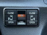 両側電動スライドドアのスイッチ付です。車内からもスイッチひとつで楽にドアの開閉が可能です。電動なので開閉時に力を使う必要がなく、半ドアになることもありません!