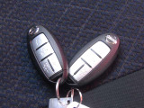 インテリジェントキー(運転席・助手席・作動確認機能付)