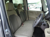 運転席も大きな擦れもなく状態良好です。