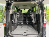 後席を格納すると、これだけの広さが!シーンに合わせたシートアレンジで、大きな荷物も積むことが出来ます♪