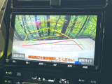 【バックカメラ】駐車時に後方がリアルタイム映像で確認できます。大型商業施設や立体駐車場での駐車時や、夜間のバック時に大活躍!運転スキルに関わらず、今や必須となった装備のひとつです!