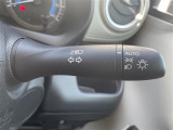 【 オートライト 】オートライトなのでライトの点け忘れを気にすることなく運転が出来ます。