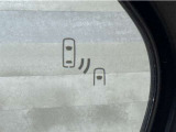 車線変更時の後方確認をアシストしてくれるブラインドスポットモニター!ドアミラーの死角を検知してくれるから車線変更もスムーズです。