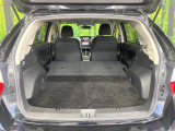 普段のお買い物や通勤、送迎等に十分な荷室スペースを確保しております。セカンドシートを倒すと、大きな荷物の積載も可能です♪