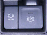 電動パーキングブレーキを装備しております。