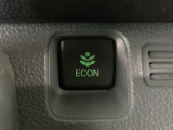 ★ECONスイッチ★ エコドライブを加速しよう!スイッチをONにすると、運転の仕方によるロスを抑え込み燃費をよくするようクルマが頑張ります(*^ー^*)燃費向上にチャレンジ♪