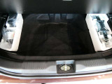 ラゲッジボートの下には大容量の収納スペース☆