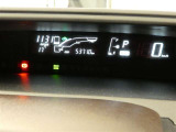 とっても見やすいメーターです。夜間時はラグジュアリーな気分にさせてくれる照明が魅力ですので、夜のドライブも楽しみになりますよ♪