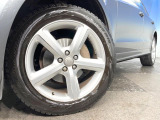 ●純正19インチアルミホイール:輸入車ならではの卓越した走りを支えるホイールと足回りです!日本車の走りに慣れている方にもぜひ体感して頂きたいほど、高いレベルでまとまっています!
