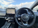 主な装備は、トヨタセーフティセンス、カーナビ、パノラミックビューモニター、シートヒーター、ハンドルヒーター、エンジンスターター、ETC、ワンオーナー車、寒冷地仕様となっております。