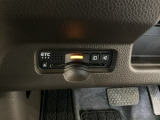 ハンドルの左下にETCがついています。高速道路の料金所の通過も楽々です。 カードの取り出しもしやすい場所についています。