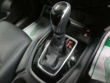 扱いやすいシフトレバーとなっております♪