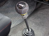 MOMOの新品シフトノブを取付けました。
