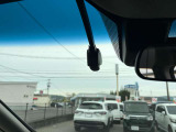 現在の車社会に必須なドライブレコーダーは装着済みです。