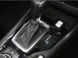 マニュアルモード付き6速オートマチックなので、スポーティな走りができます。