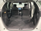 リア席を倒せば広々とした空間の出来上がり!床が低くフラットになり、天井までの高さがありますので積載が便利です。
