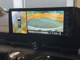 【アラウンドビューモニター】専用のカメラにより、上から見下ろしたような視点で360度クルマの周囲を確認することができます☆死角部分も確認しやすく、狭い場所での切り返しや駐車もスムーズに行えます。