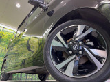 外観にマッチした純正アルミホイールを装着しております。各種社外アルミホイールや、スタッドレスタイヤも取扱いしております。是非ご相談ください♪