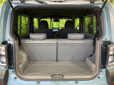 普段のお買い物や通勤、送迎等に十分な荷室スペースを確保しております。セカンドシートを倒すと、大きな荷物の積載も可能です♪