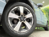 【17インチアルミホイール】外観にマッチしたアルミホイールを装着しております。各種アルミホイールや、スタッドレスタイヤも取扱いしております。是非ご相談ください♪