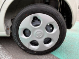 ホイールはスチール製デザインカバー装着です!