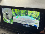 【アラウンドビューモニター】専用のカメラにより、上から見下ろしたような視点で360度クルマの周囲を確認することができます☆死角部分も確認しやすく、狭い場所での切り返しや駐車もスムーズに行えます。