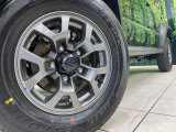 【純正15インチアルミホイール】外観にマッチした純正アルミホイールを装着しております。各種社外アルミホイールや、スタッドレスタイヤも取扱いしております。是非ご相談ください♪