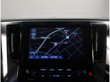 ナビ装着です。ナビがあれば長距離ドライブや知らない場所に行くのも安心ですね