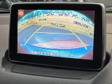 【バックカメラ】駐車時に後方がリアルタイム映像で確認できます。大型商業施設や立体駐車場での駐車時や、夜間のバック時に大活躍!