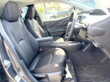 運転席シート廻りは使用感も少なく、良好な状態となっています。前オーナー様が丁寧に使っていたことがよくわかりますね。