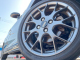 【純正BBS16インチアルミホイール】大人気メーカーのホイールを装備♪軽量・高硬度のアルミホイールは、ハンドリング・加速など、走りの質を向上してくれます♪