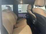 『全席が主役席』となっておりますので、後部座席も快適な乗り心地でございます。まずは実際に乗って頂きお確かめ下さいませ。