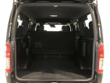 バンならではの広々としたラゲージスペースを備えています。ライフスタイルに合わせていろいろな物を積み込めます!