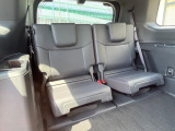 3列目シートはもちろん状態良好☆大人でもゆったりと座って頂けますので、大人数でのお出かけもラクラクです♪ご家族で、気の知れた仲間で、ドライブに行くのが楽しみですね♪