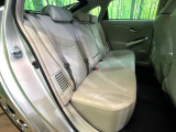 後部座席も気になるようなキズ・汚れやへたり等、大きなダメージはなく、良好な状態です。