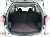 広々としたラゲージスペースを備えています。大きなものや長さのある荷物もしっかりと積み込めます。